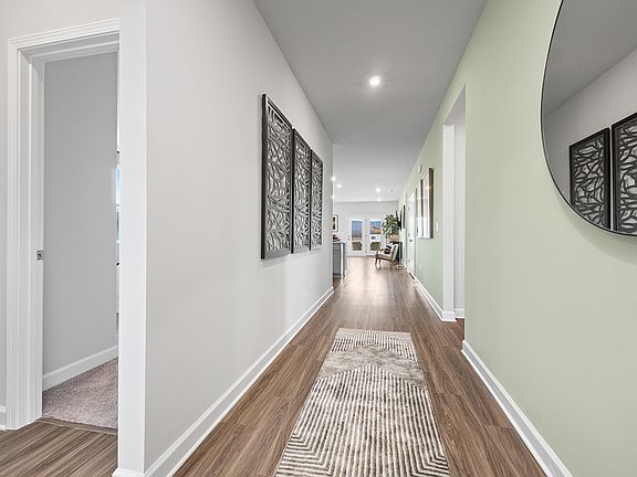 3rd image of 1008 Daphne Dr