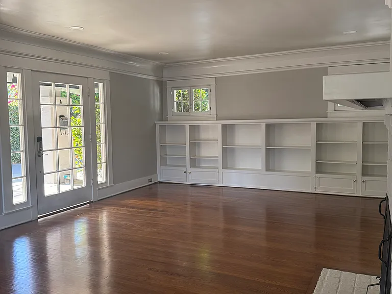 2983 Margaret Dr — Photo 3