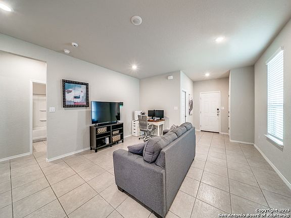 5th image of 7827 Abbey Pl