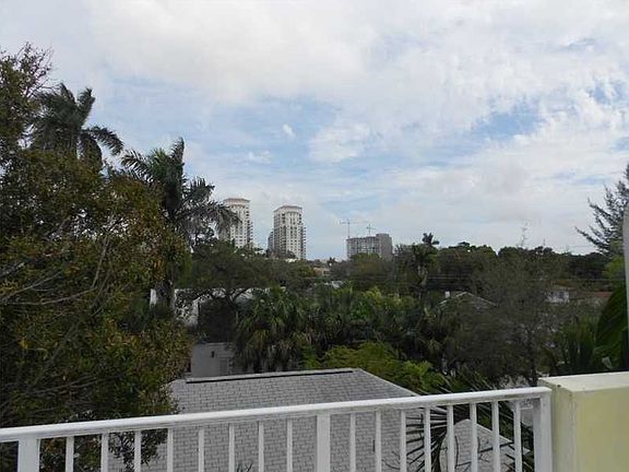 5th image of 917 W Las Olas Blvd