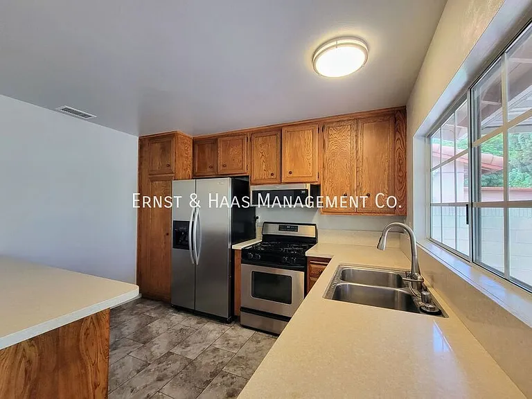 10751 Andy St — Photo 9