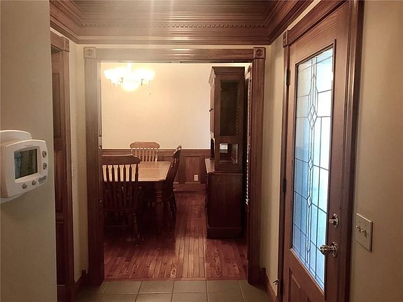 2nd image of 1104 Sunnyside Ln