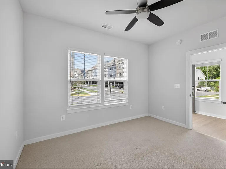 1601 Grove Chestnut Rd — Photo 10