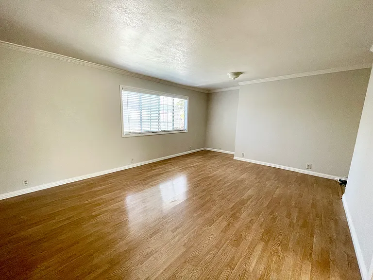 225 4th Ave #2 — Photo 3