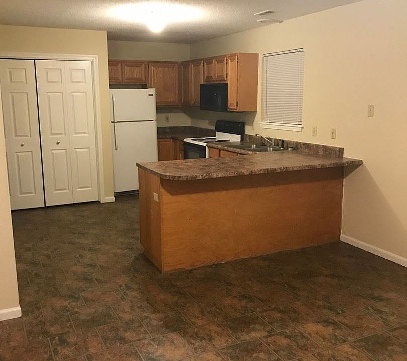 1st image of 4936 W Millbrook Dr