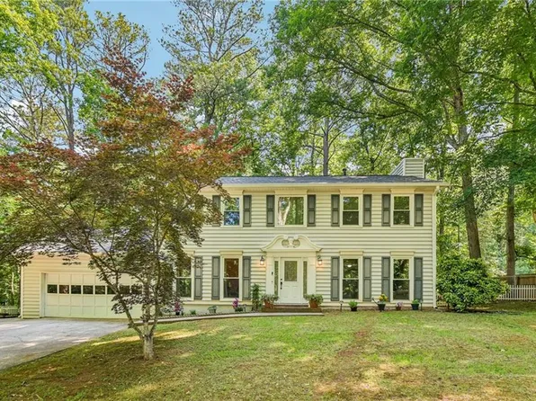 160 Deanna Ct, Lawrenceville, GA 30046