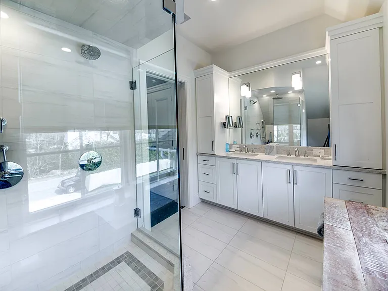10 Hillside Dr E — Photo 14
