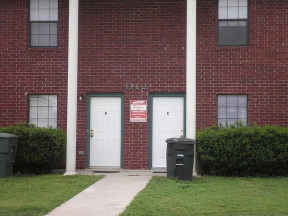 3rd image of 1112 Leslie Cir APT C