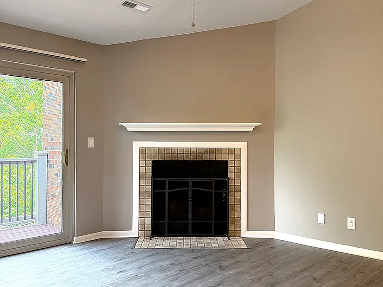 52 Woodland Hills Dr #10 — Photo 7