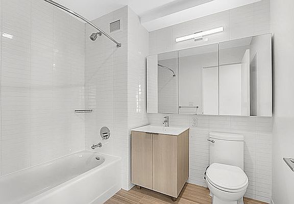 3rd image of 29-22 Northern Blvd Penthouse 2B