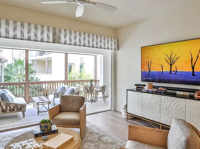 3319 Doheny Way — Photo 23