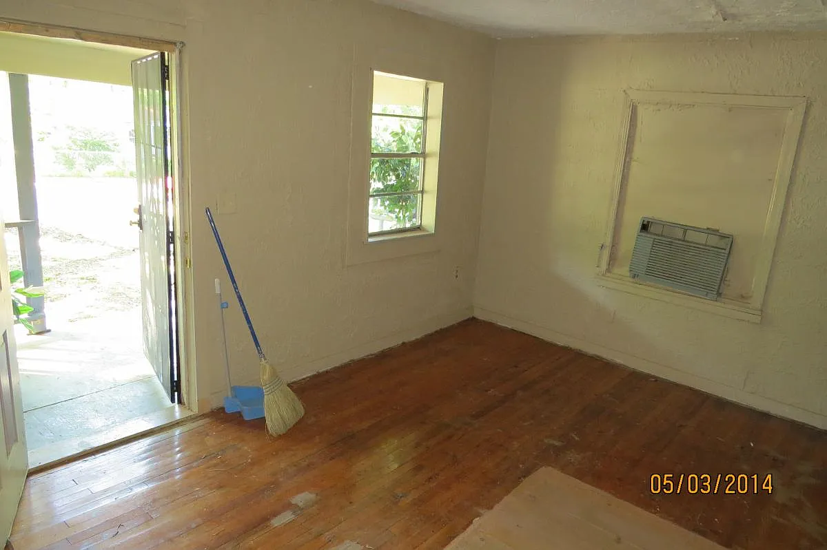2 bed, 1100 sqft, $850 — Photo 2