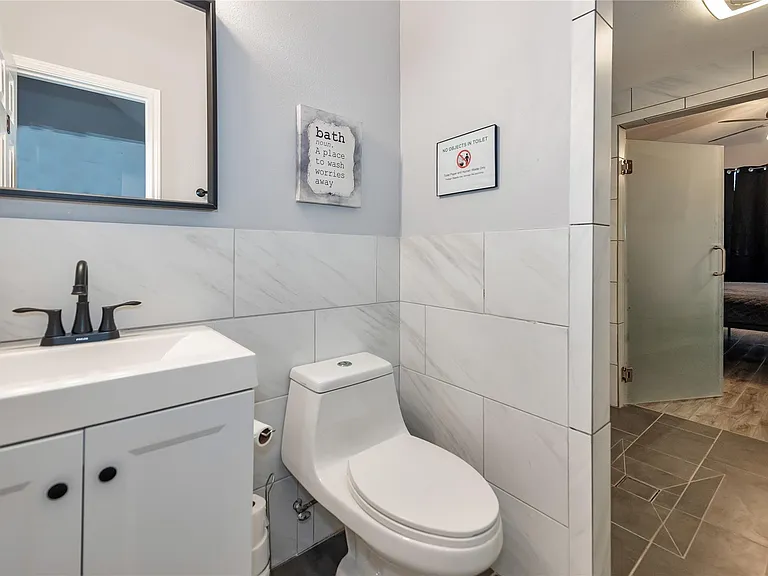 10815 Oak Bayou Ln — Photo 19