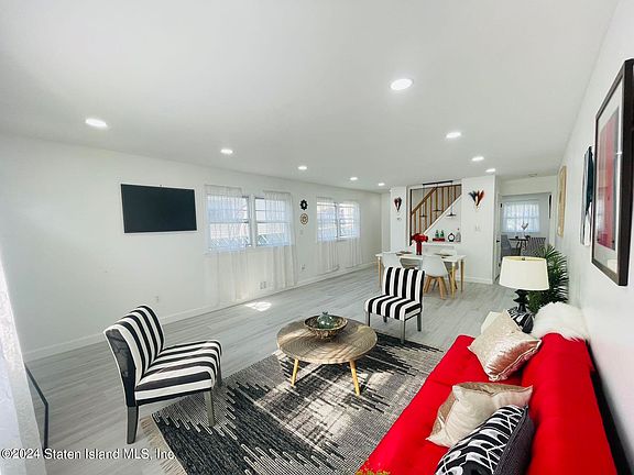 3rd image of 399 Armstrong Ave
