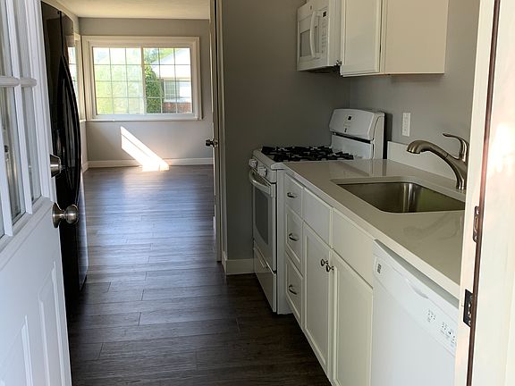 4th image of 325 E 235th St #91