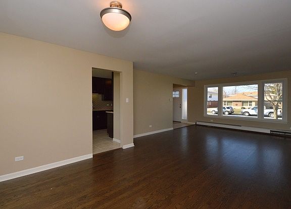 4th image of 10413 Linder Ave