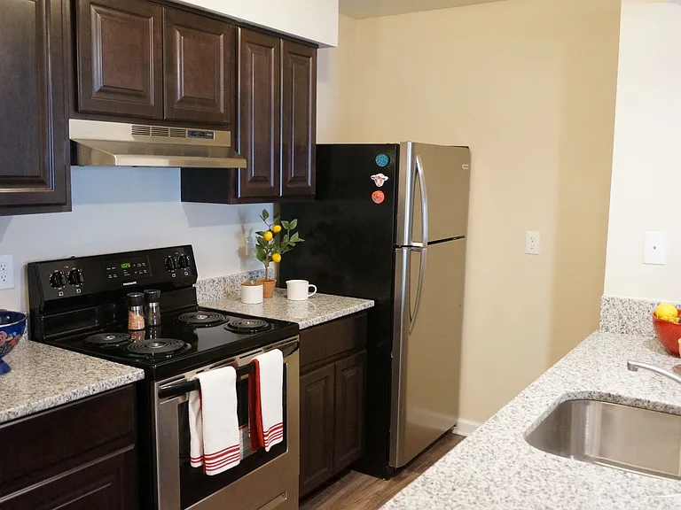 Pembroke Crossing Apartments (825 Crossing Court #103, Virginia Beach, VA 23455) — Photo 23