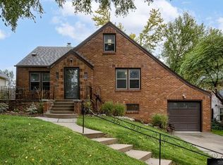 2115 S 61st St, Omaha, NE 68106