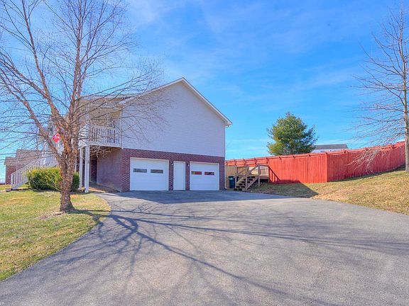 2nd image of 5315 Crossbow Dr