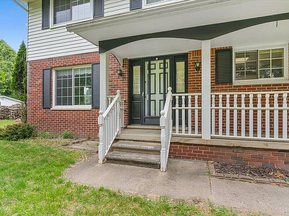 3rd image of 360 Wood Creek Dr