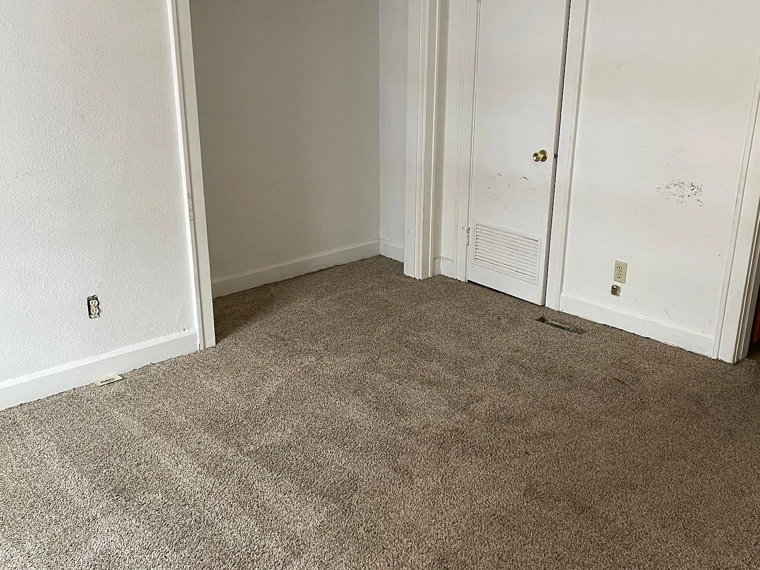 2 bed, 850 sqft, $950 — Photo 2