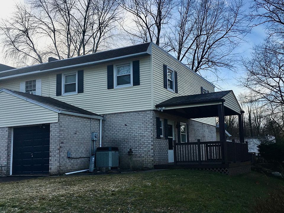 2nd image of 837 Rabbit Ln