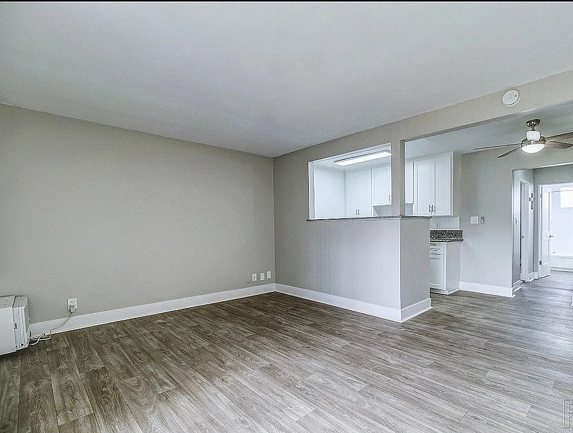 Westminster Manor — Photo 3