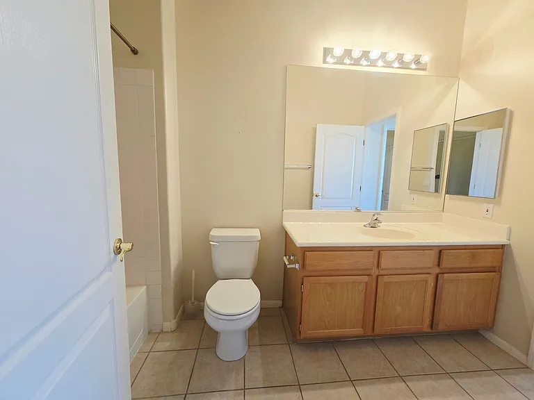 700 Carnegie St #222 — Photo 14