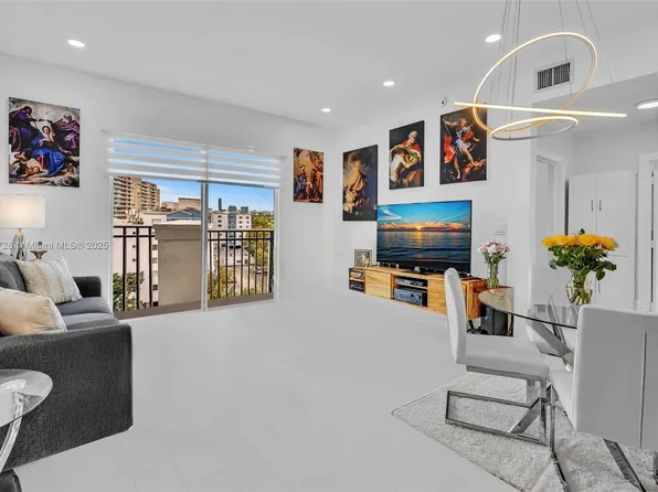 2650 SW 37th Ave APT 906, Miami, FL 33134