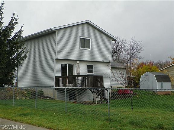 2nd image of 2655 Thorn Creek St SE