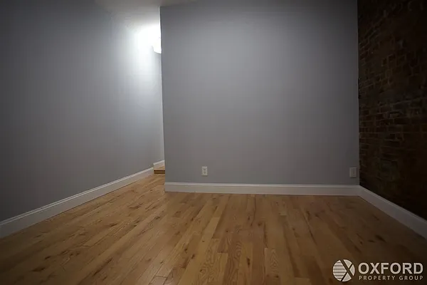 Rented by Oxford Property Group | media 35