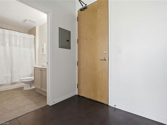 4th image of 404 King St W #212