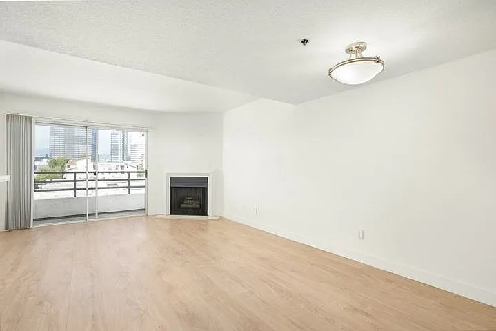 Midvale Towers — Photo 31