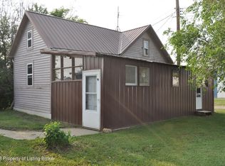 214 1st Ave E, Lemmon, SD 57638