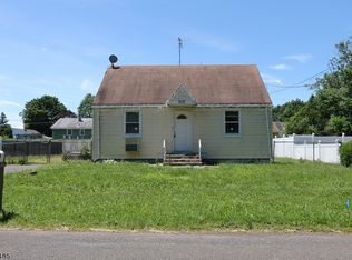 96 S Dover Ave, Somerset, NJ 08873