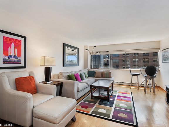 2nd image of 1415 N Dearborn St APT 24C
