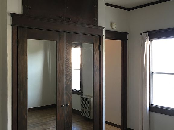 3rd image of 902 Poli St APT 102