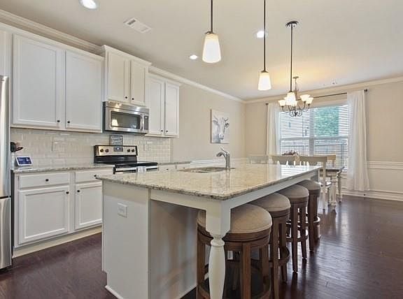 4th image of 5304 Castle Shoals Way