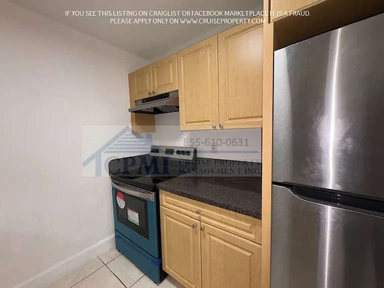 1095 W 77 St Hialeah, FL 33014 — Photo 25