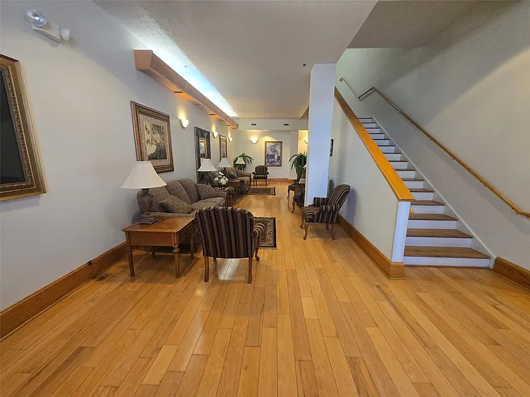 900 Market St #201 — Photo 15