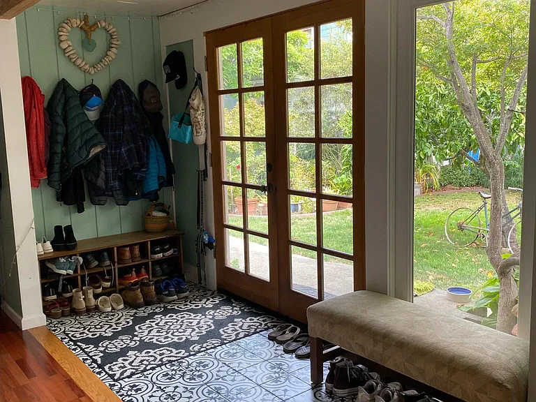 Entry way