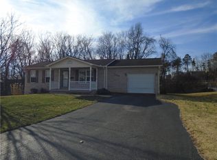 1120 Rosedale Dr, Greensburg, PA