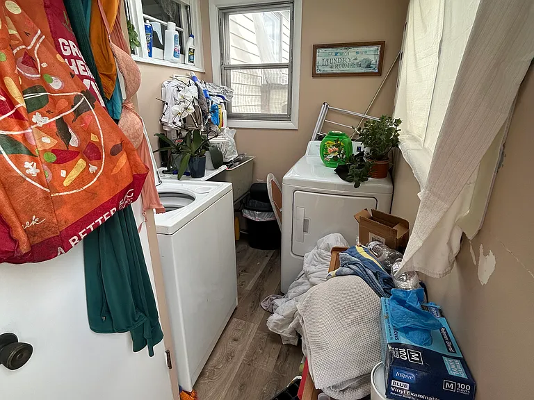 On site laundry room (off kitchen) available for additional $50/month (optional)