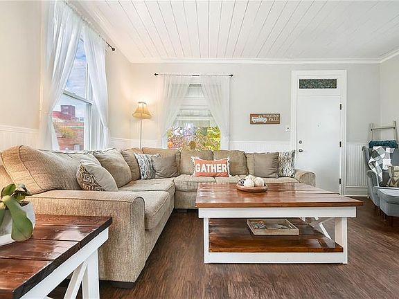 2nd image of 307 Oak St
