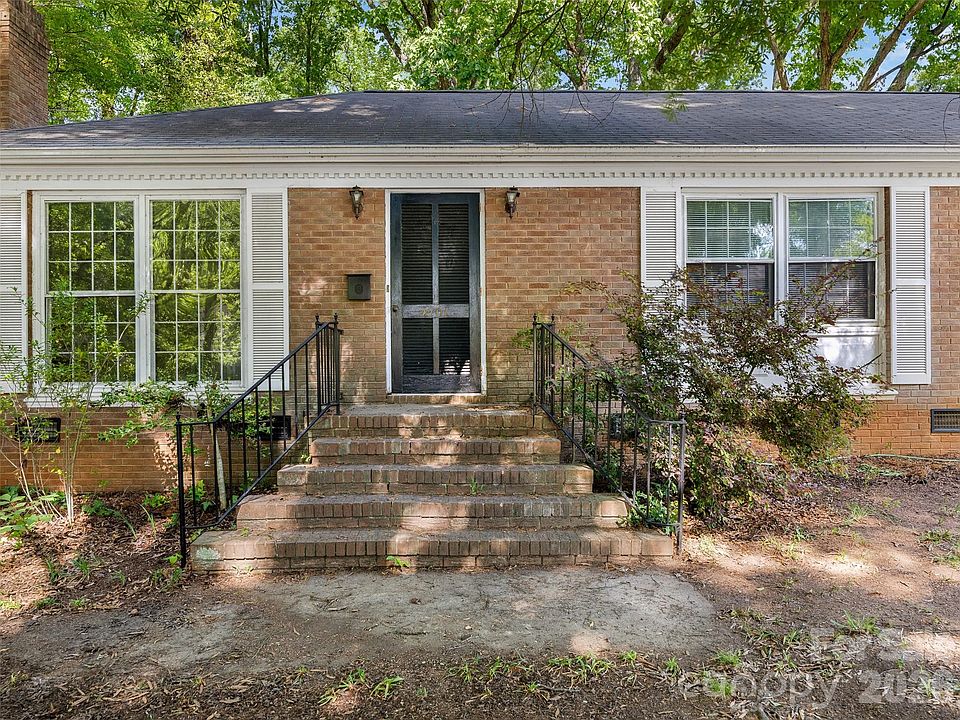 2nd image of 4701 Aspen Ct