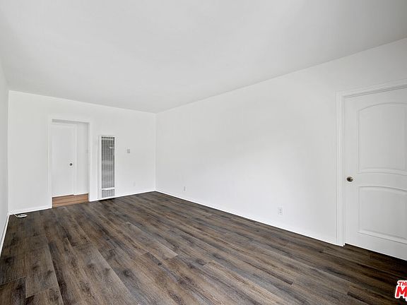 4th image of 12726 Caswell Ave APT 6