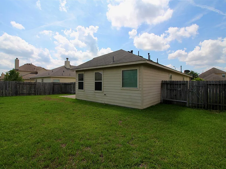 25311 Saddlebrook Ranch Dr — Photo 24