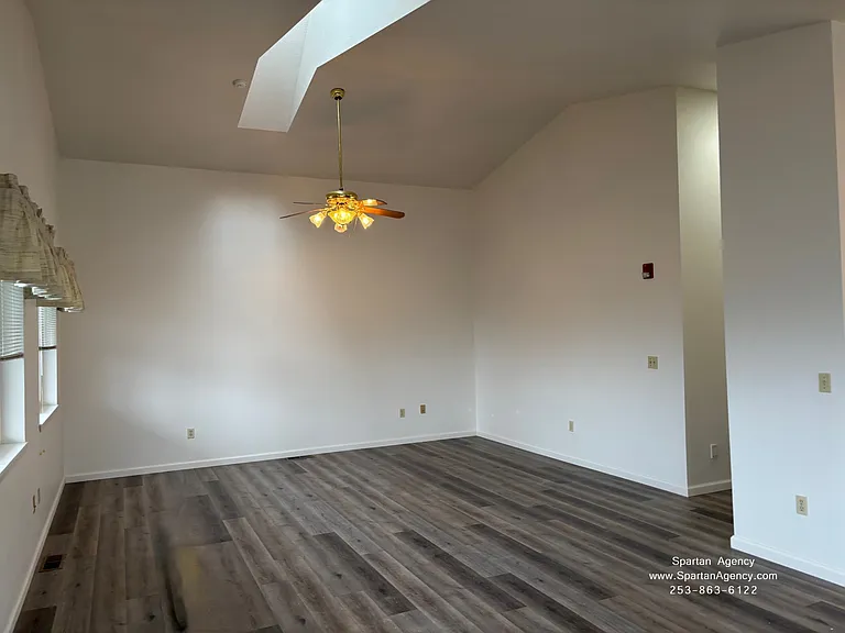 15310 Main St E #1 — Photo 13