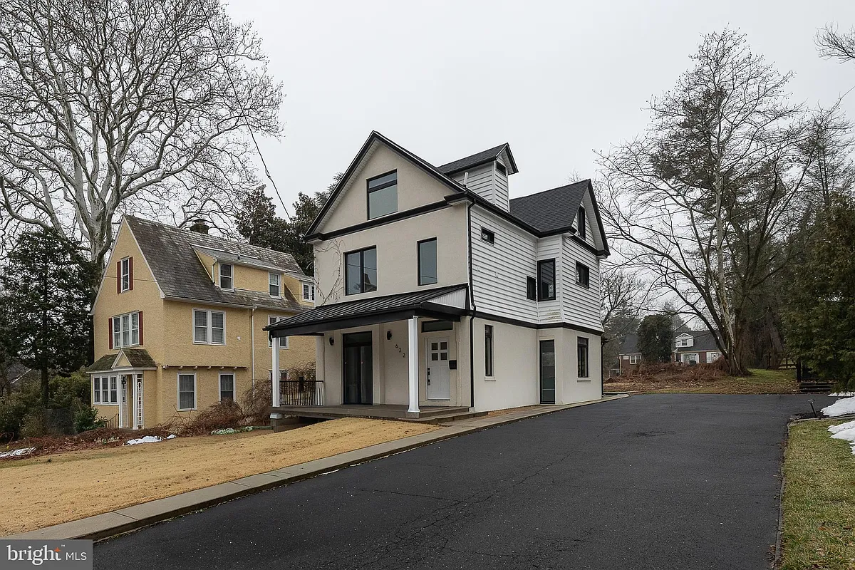 Building Photo - 622 Spring Ave