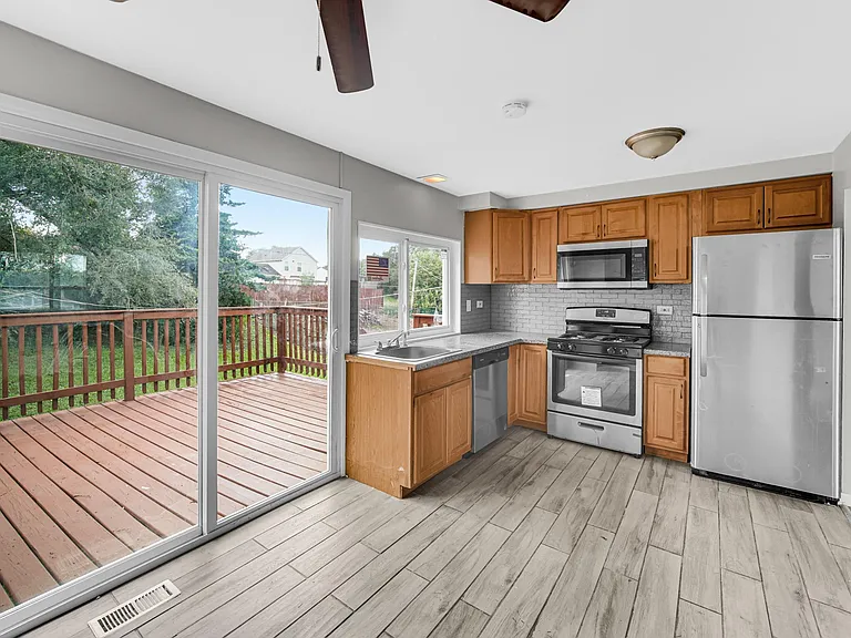 Landau Rd — Photo 10